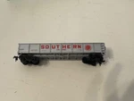 Bachmann Ho Scale Electric Train 43-1002-04 42' Gondola Southern. Fixed Price $12.99.
