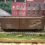 Ho Scale Athearn Yellow Box Dl&w Lackawanna 40' Car #51969 Nicely Weathered. Fixed Price $13.46.