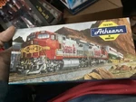 Ho Athearn Blue Box 5366 Wide Vision Caboose Rock Island Ri 17056 Red Kit. Fixed Price $18.00.