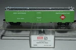 Scale Mtl 52030 Santa 52' Express Reefer 4083 C20315. Fixed Price $17.99.