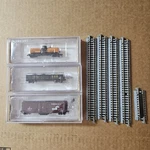 Lot Of 3 Freight Cars! Premium Bachmann Scale. Grade 8. Some Kato Track Too. Fixed Price $42.00.