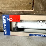 Walthers Ho Trains 33,000 Gallon Anhydrous Ammonia Tank Car 88186 #932-7308 New!. Fixed Price $41.99.