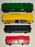 4 Vintage Lionel Gauge Freight Cars Caboose Cattle Grain Post War 50'S. Fixed Price $69.99.