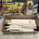 Ho Scale, Athearn #5564 Impack Inter. Atsf C-d-e Unit Assembled. Fixed Price $19.20.