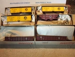 Accurail H.o. Great Northern Circle+goat Logo 6 Car Lot, 1-HOPER+3-REFER+2-GONS. Fixed Price $125.00.