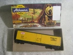 Athearn Ho #1361 50' Plug Door Box Car - Green Bay & Western #2046 New In. Fixed Price $7.99.
