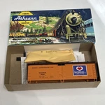 Athearn - Ho Scale Morrell Meat Scribed Reefer #5207 Unassembled Kit Nos. Fixed Price $17.99.