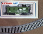 Lionel Ho Burlington Northern Caboose 98601 Green/black Analog. Fixed Price $10.00.