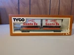 Vtg Ho Scale Tyco Piggyback Flat Car "santa Fe" #354A. Fixed Price $13.00.