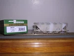 Bowser #40761 Conrail "gray" H-30 3-BAY Covered Hopper #74017 Weathered 1/87. Fixed Price $36.99.