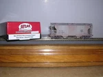 Atlas #1814-2 New Haven PS-2 Covered Hopper Car #117064 Weathered H.o.scale. Fixed Price $28.99.