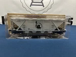 Jersey Central #714 4-BAY Covered Hopper Car RMT-96326 *read*. Fixed Price $29.99.