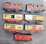 Lionel Prewar Gauge #1514 Erie Boxcars & 1517 Nyc Red Caboose Freight B2. Fixed Price $45.00.