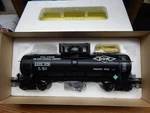 Aristo Craft ART-41340S Dow Chemical Single Dome Tank Car #4734 Nib Gauge Lqqk. Fixed Price $100.00.