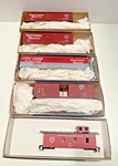 Vintage Roundhouse Southern Pacific Box Cars & Caboose Lot Of 5 Unassembled. Fixed Price $24.99.