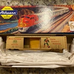 Ho Athearn Con-cor 0001-02009H Christmas 2003 Boxcar Kit 12 Drummers Drumming. Fixed Price $29.69.