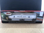Atlas #1737-2, 33000 Gal Tank Car Delta Gas #17041 Comb Ship $1.99 Per Mult. Fixed Price $35.99.