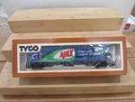 Scale Tyco 359D 54' Ajax Covered 3-BAY Hopper Car Up 431101 LOT#6203. Fixed Price $13.89.