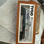 Vintage Ho Scale Tyco Arco Tank Car 40 Foot With Box. Fixed Price $15.00.