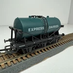 Oo Scale Lima 305643W Tank Car Wheel Express Dairies. Fixed Price $14.40.