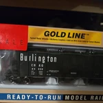 Walthers Gold Line Cb&q PS-2 2893 Cu Ft Covered Hopper 85056 932-7952 Nib. Fixed Price $24.99.