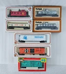 Ho Scale Bachmann, Tyco, Live Like Train Cars Boxes Lot Of Seven (7). Fixed Price $28.50.