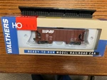 Scale Walthers 932-7401 Rtr Greenville 100 Tn Twin Hopper #103515. Fixed Price $22.95.