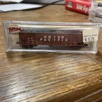 ATLAS-#32631-UNION PACIFIC-3-BAY Hopper W/load #18442 -n Scale. Fixed Price $14.99.
