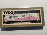Vtg Tyco Ho Scale Billboard Reefer 355D, Gerber's Strained Vegetables Gsvx #1001. Fixed Price $15.00.