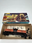 Ho Athearn Blue Box 1550 40' Chemical Tank Car Gulf Gatx 2605 Ships Fast. Fixed Price $9.95.