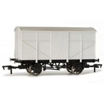 Dapol A011 - Unpainted Fruit Van 00 Gauge = 1/76TH Scale Tracked 48 Post. Fixed Price $13.10.