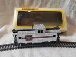 Bachmann (# 1054) Ho Scale Burlington Wide Vision Caboose, Road 13554. Fixed Price $6.29.