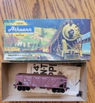 Athearn 5423 34' Composite Side Open-top Hopper Car Lehigh Valley 1400-2. Fixed Price $6.95.